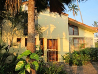 COOLHOUSEexterior (41K)