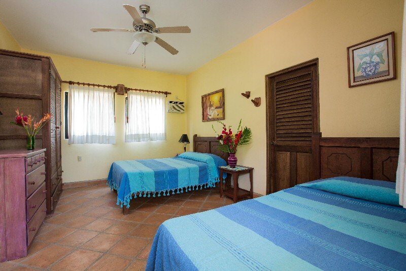 CASAMARrosas1 (119K)